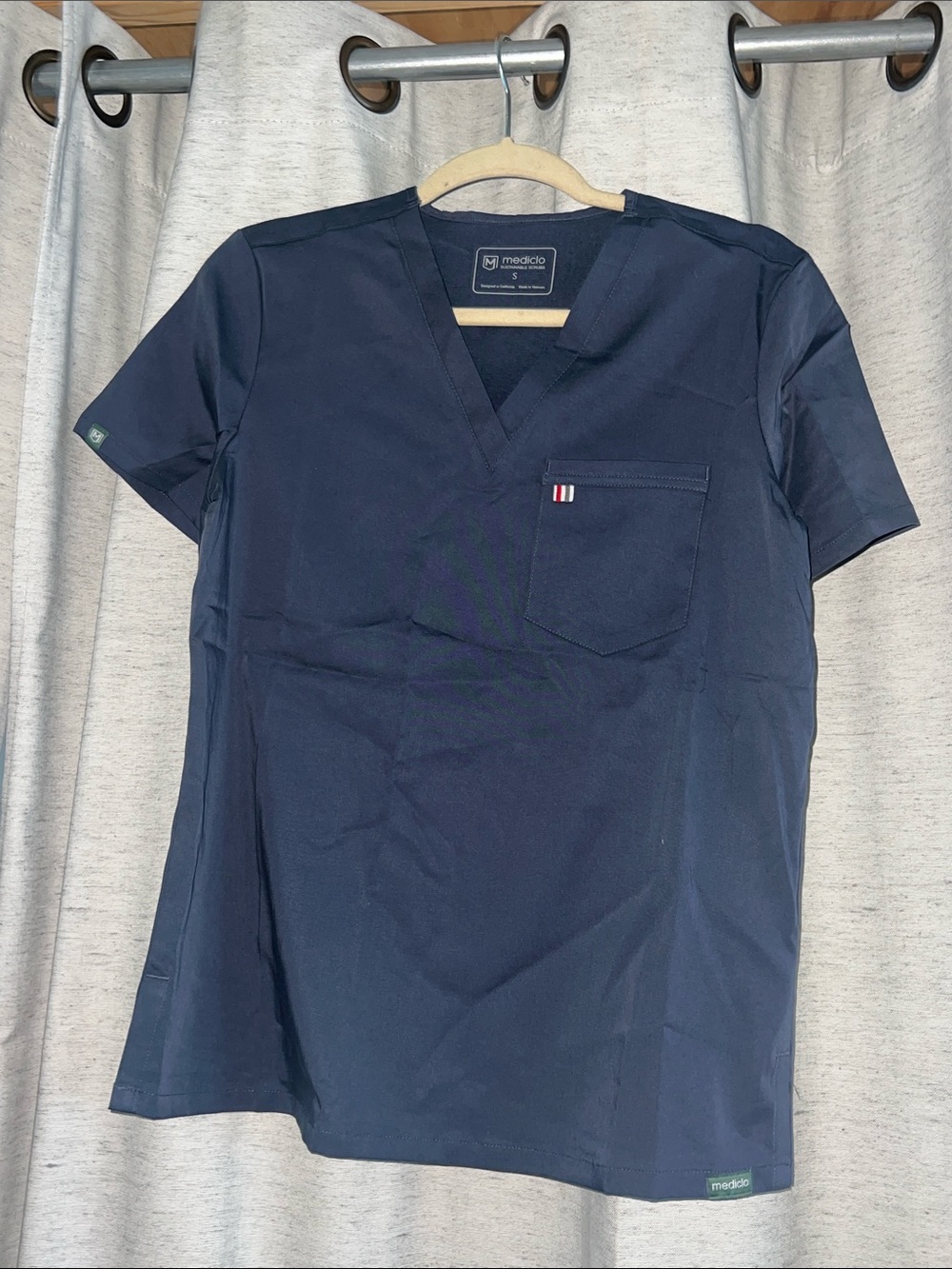 Women’s Mediclo Tencil Navy Scrub Top - Size Small